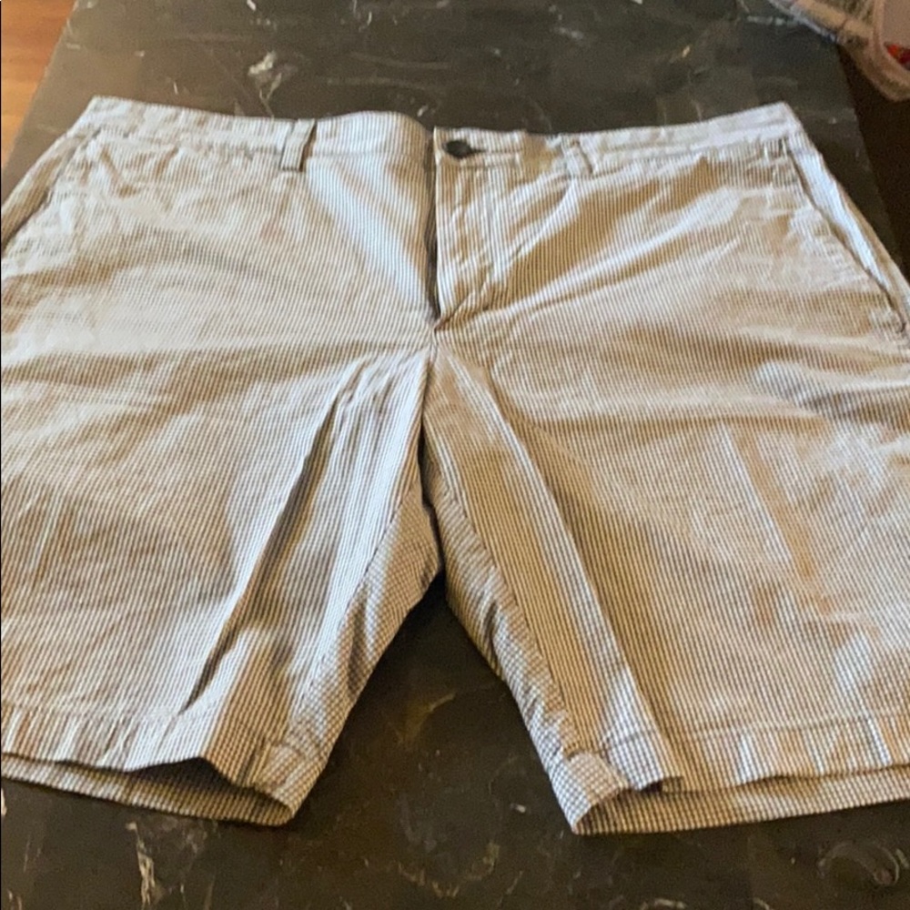 Banana Republic “Aiden” Slim Fit Shorts - 38